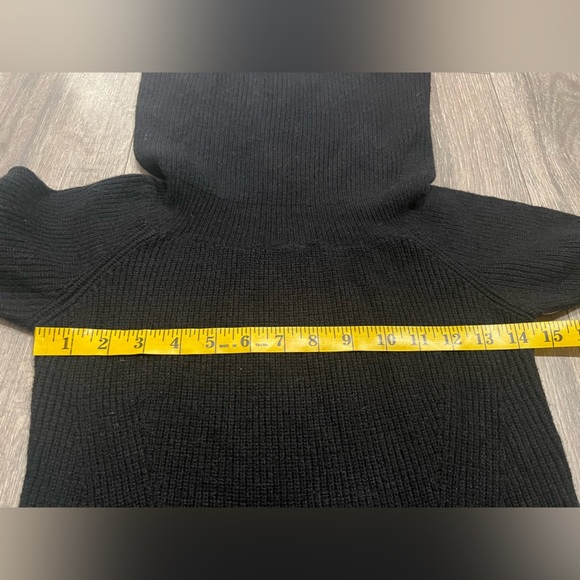 Lulu’s off the shoulder cowl neck midi sweater dress in black. Size S - Picture 8 of 10